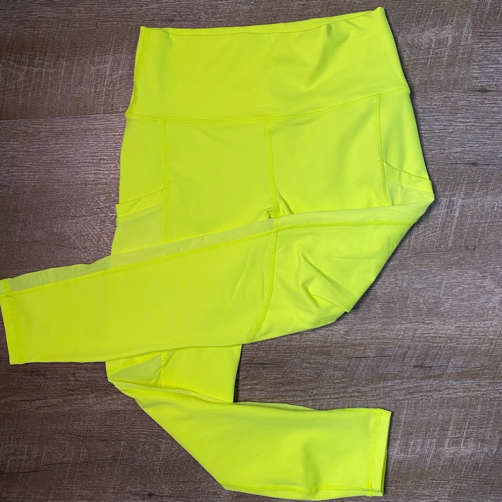 Fabletics Outfit - Picture 3 of 3